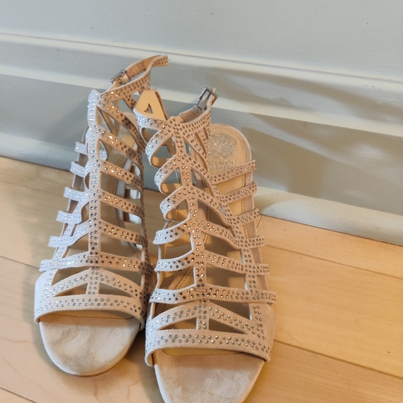 Sandals - Picture 4 of 4